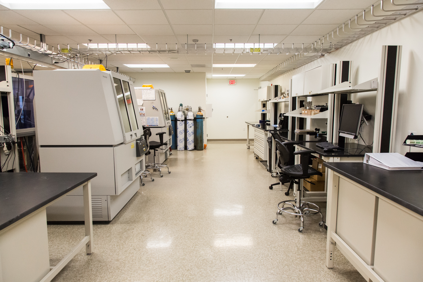 SNS XRay Laboratory Neutron Science at ORNL
