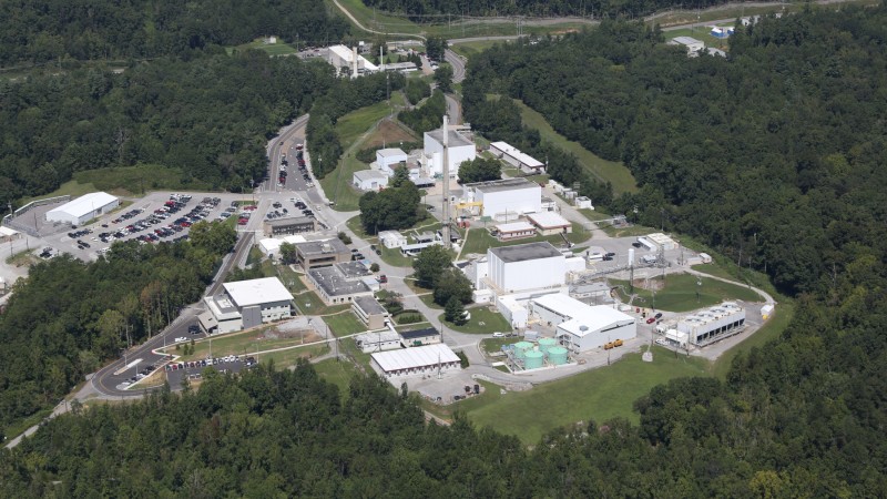 The Department of Energy’s (DOE’s) Oak Ridge National Laboratory (ORNL) has resumed producing neutrons for research at the High Flux Isotope Reactor (HFIR), which is now operating at full power after an outage. Facility improvements and significant upgrades were made to 10 of 12 neutron beamline instruments during the HFIR outage. (ORNL File Photo)