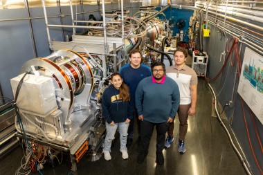UWindsor students at ORNL’s Neutron Spin Echo spectrometer.