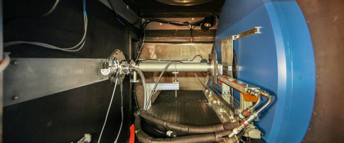 Extended Q-Range Small-Angle Neutron Scattering Diffractometer